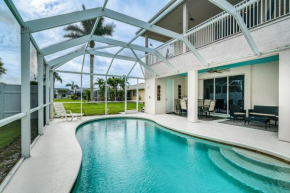 Hot Tub and Fire Pit Spacious Cape Coral Oasis!